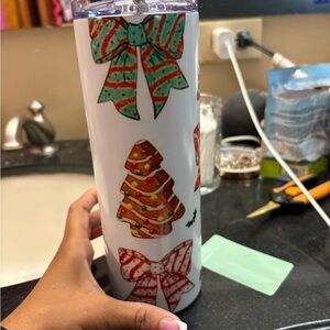 Festive Holiday Tumbler with Bow and Tree Design
